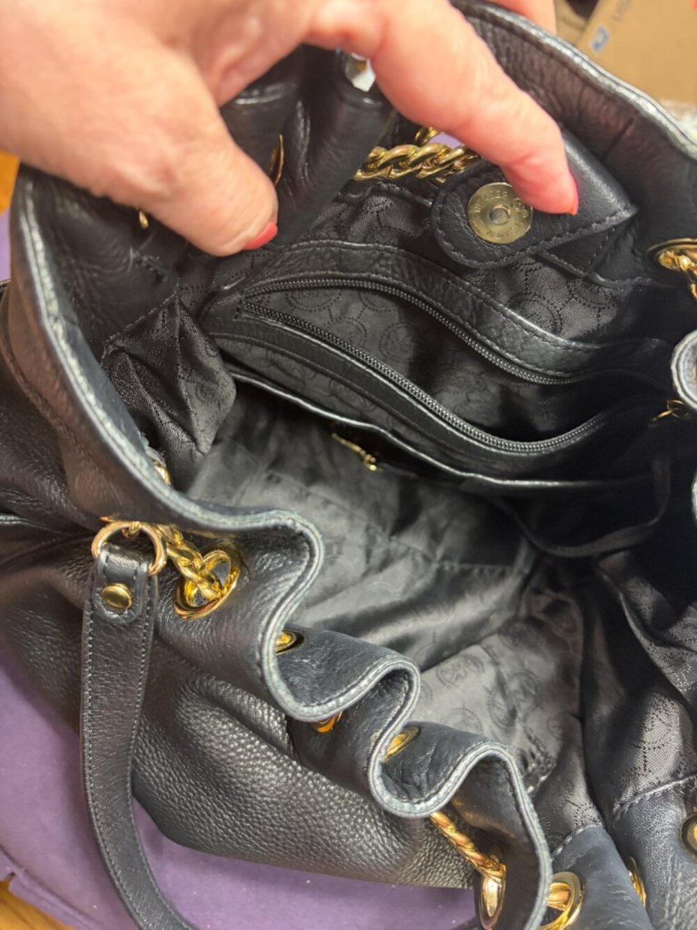 MICHAEL KORS BLACK LEATHER HOBO BAG - EUC - Picture 6 of 6